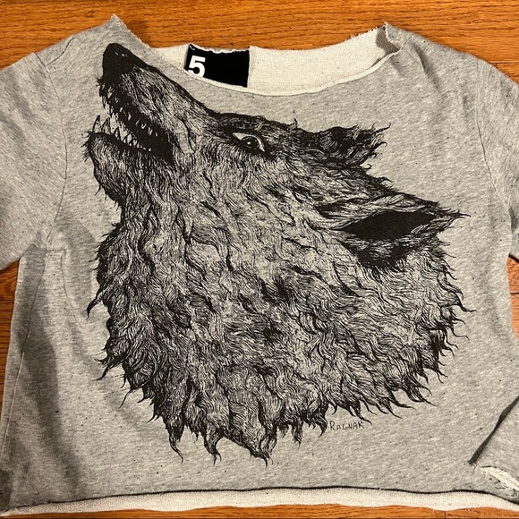 Off the Shoulder Wolf Sweatshirt, Size Small , oversized - Picture 5 of 9